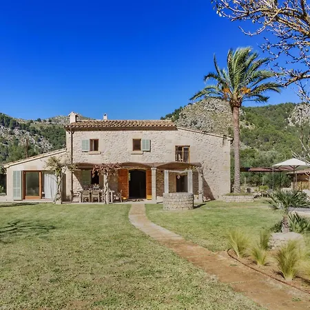 Pau Villa *